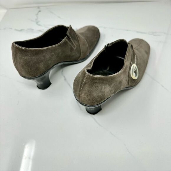 La Canadienne Suede Heels- Size 7.5 - Picture 6 of 15